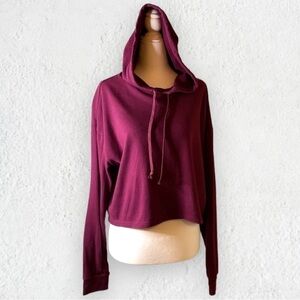 H&M maroon cropped hoodie sz large Long sleeves no pockets excellent condition